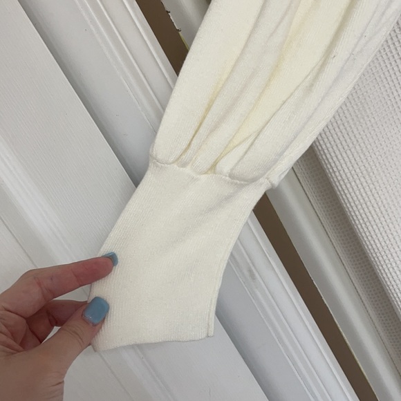 Express white sweater - Picture 4 of 7